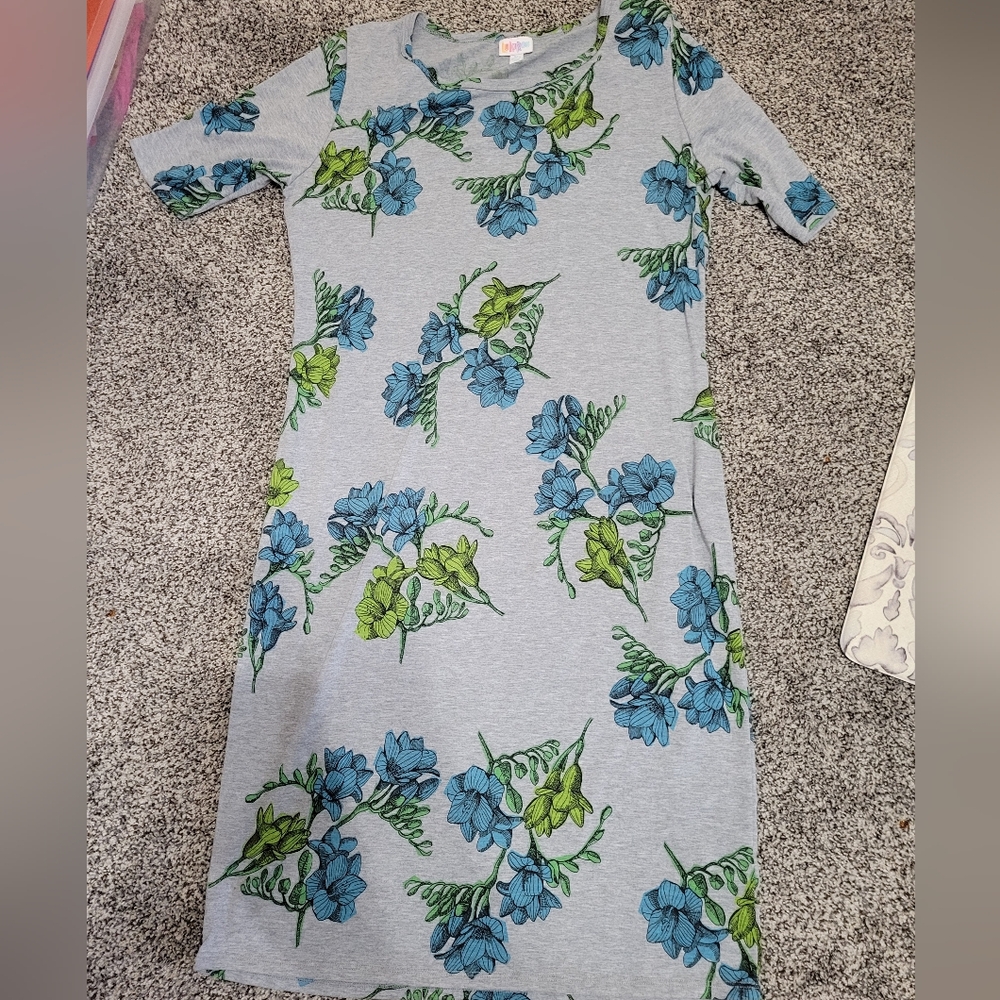 LuLaRoe Blue and Green Floral And Grey Short Sleeve Midi Dress